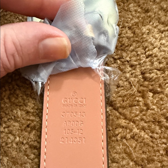 Gucci Beige Pattern Belts with Gold GG Buckle - Picture 3 of 3